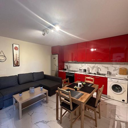 דירות קלמאטה Red Harmony By The Sea Pool And Balcony מראה חיצוני תמונה